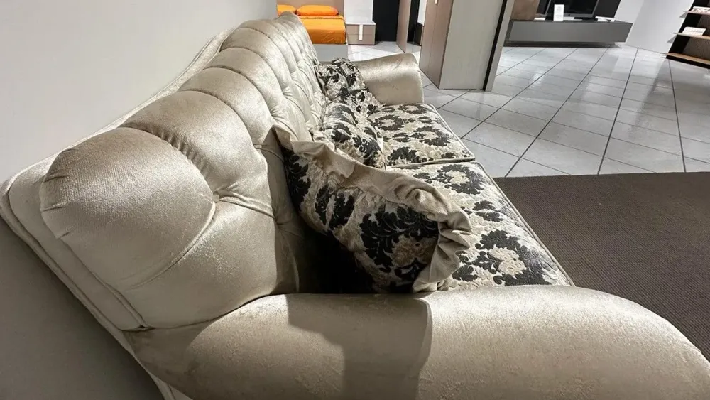 Artigianale Divano Lineare modello Giorgia di a prezzi outlet- Divani