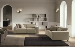 Le Comfort Divano Lineare modello Sebastian di con forte sconto- Divani