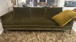 Outlet Divano lineare Paul di a prezzo ribassato Divani