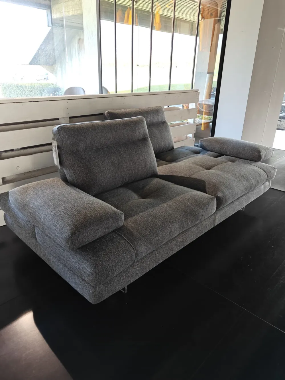 Divano Lineare Toby wing di a prezzo scontato^Calia Discount