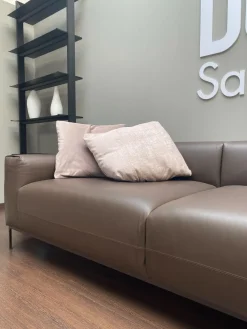 Divano Metropolis : con uno SCONTO ESCLUSIVO del 60%^Doimo Salotti Discount