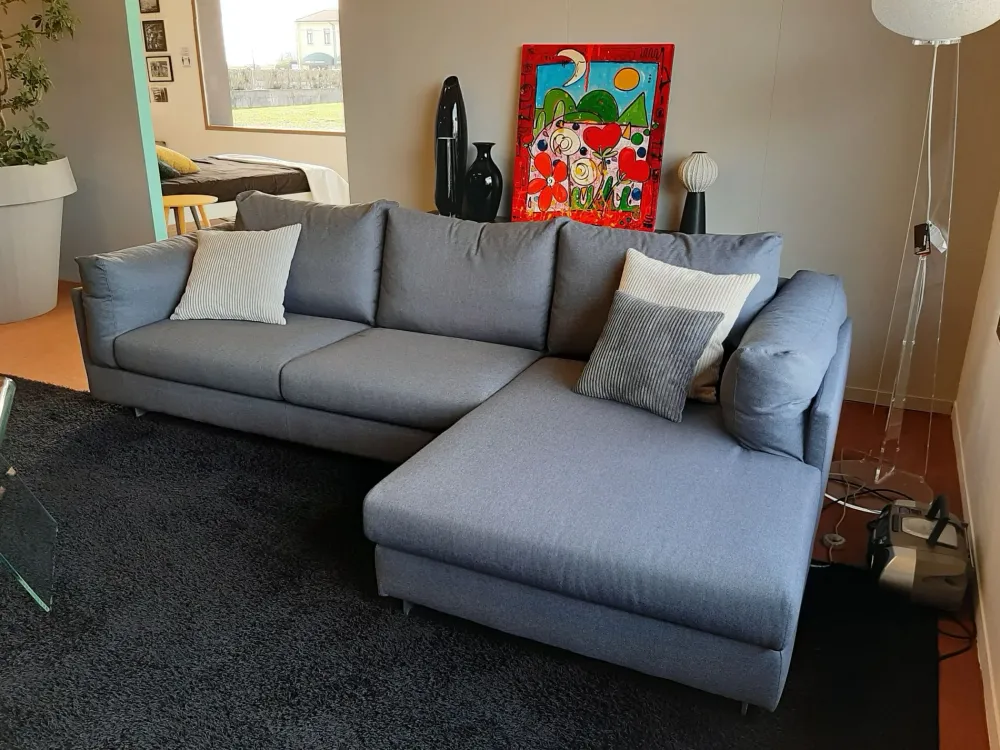 Online Divano Mod. zeno tessuto in misto piuma a prezzo Outlet Divani