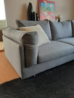 Online Divano Mod. zeno tessuto in misto piuma a prezzo Outlet Divani