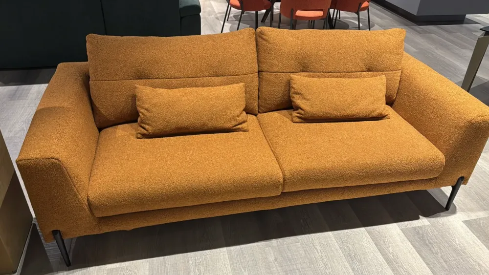 Divano moderno tessuto Tudor di con sconto del - 53%^La casa moderna Best