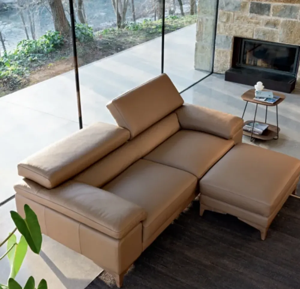 Divano Paris con pouf scontato^Doimo Salotti Hot