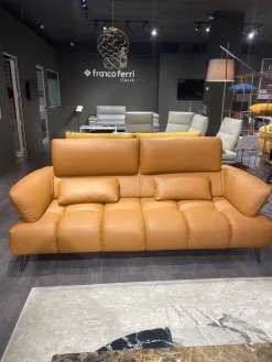 New Divano pelle in poliuretano in Offerta Outlet Divani