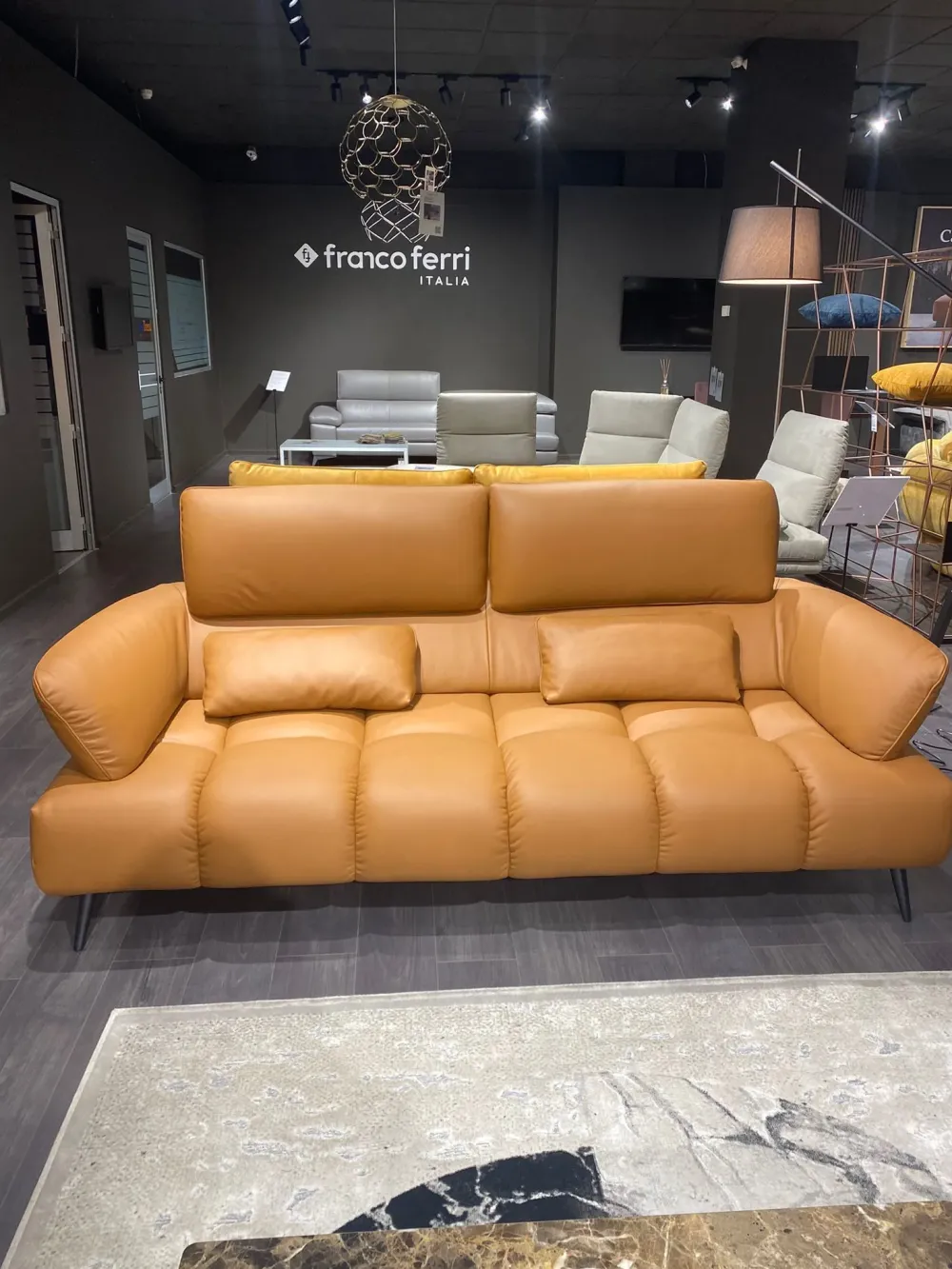 New Divano pelle in poliuretano in Offerta Outlet Divani