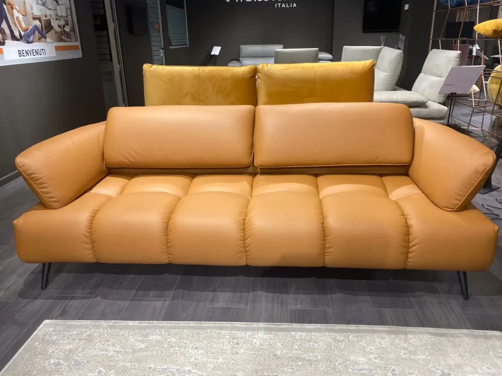 New Divano pelle in poliuretano in Offerta Outlet Divani