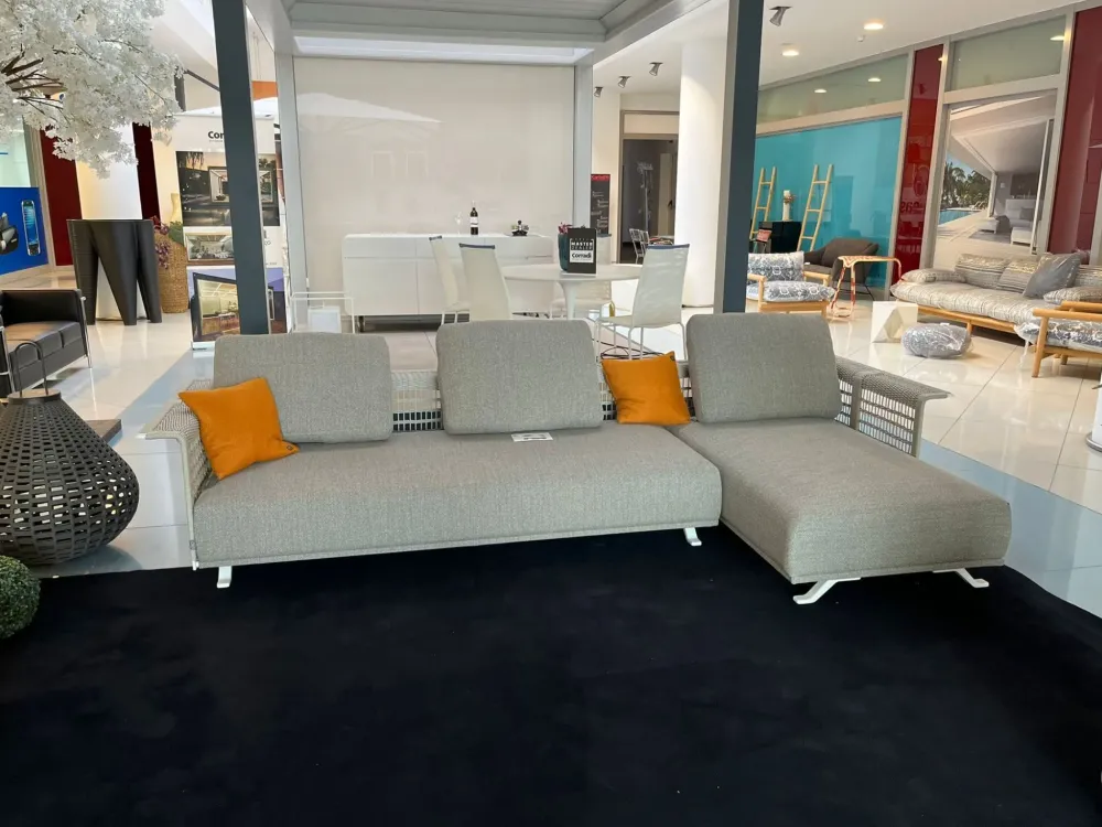 Poltrona Frau Divano per l'esterno Solaria a prezzi outlet- Divani Da Giardino