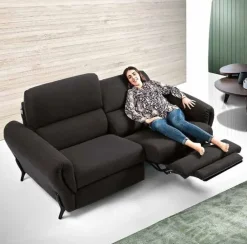 Outlet Divano relax Divano relax wireless a prezzo ribassato Divani