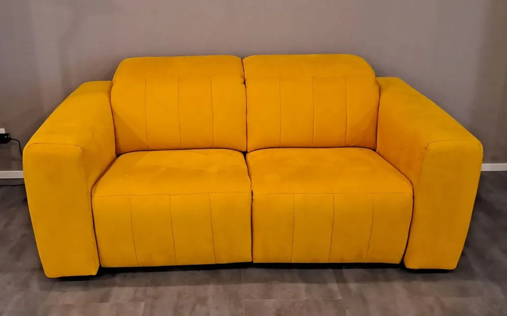 Felis Divano relax in Offerta Outlet. Tessuto misto piuma. Acquista ora!- Divani