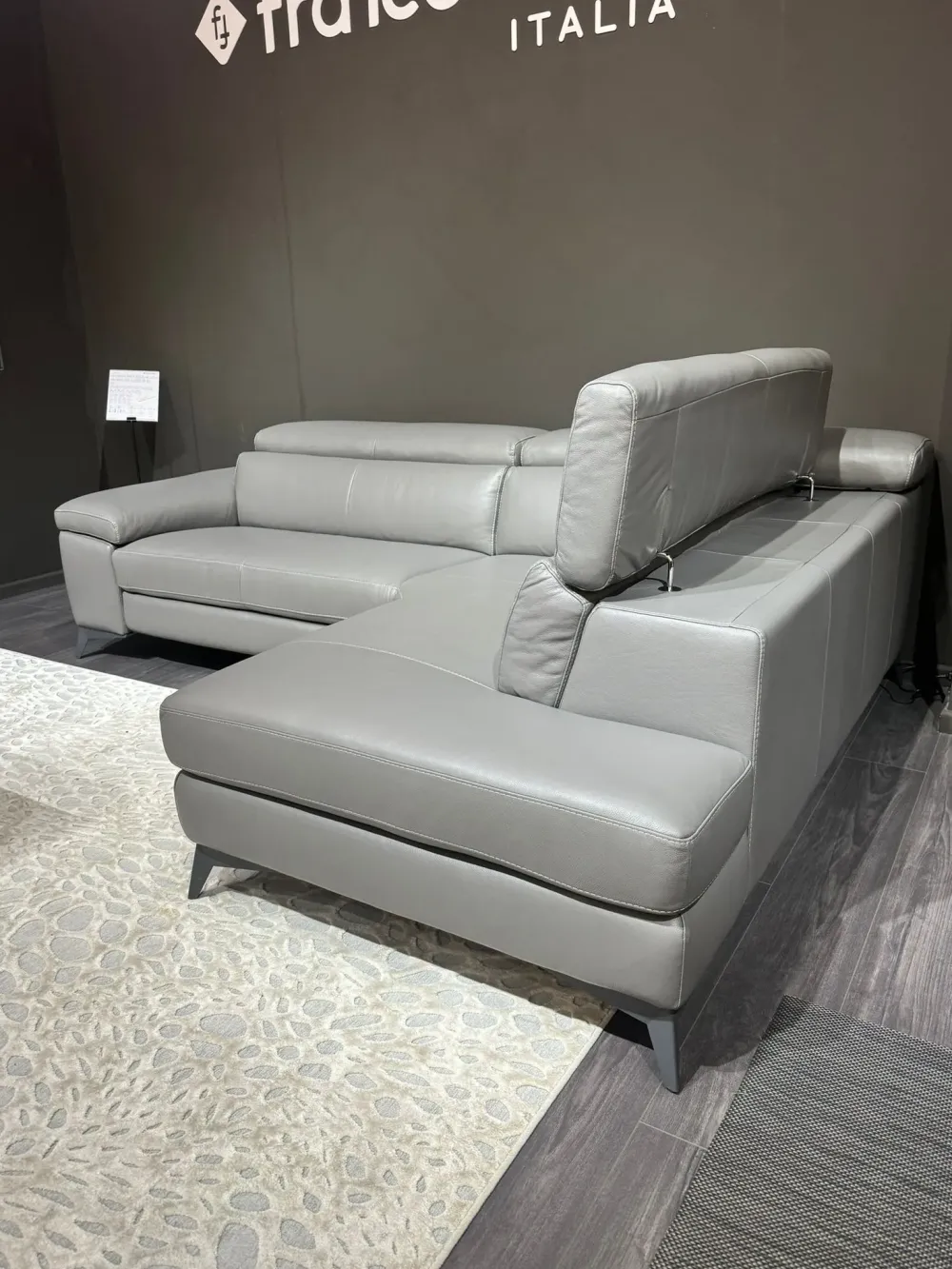 New Divano relax Salirò in Pelle a 3200€ Divani