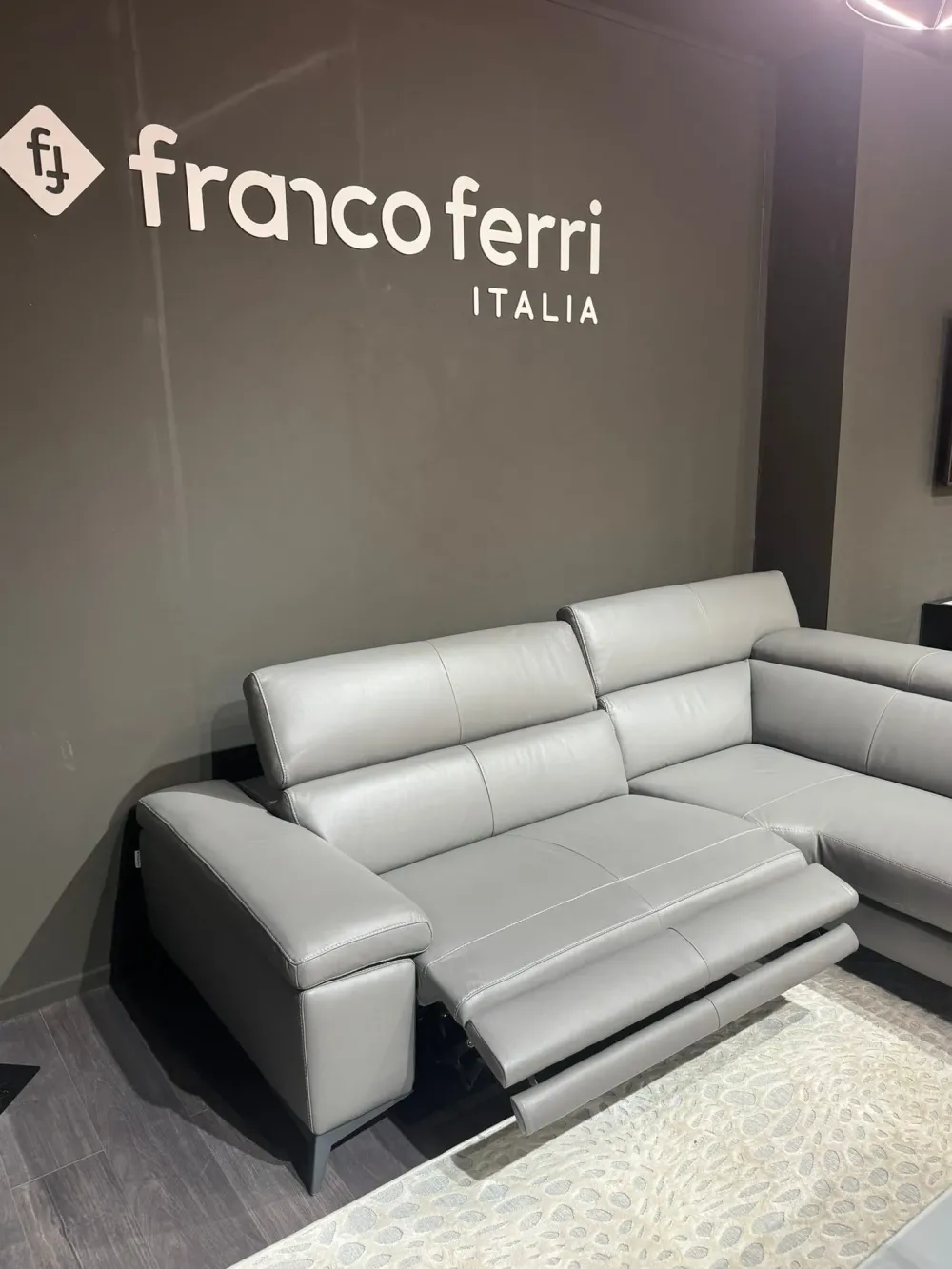 New Divano relax Salirò in Pelle a 3200€ Divani