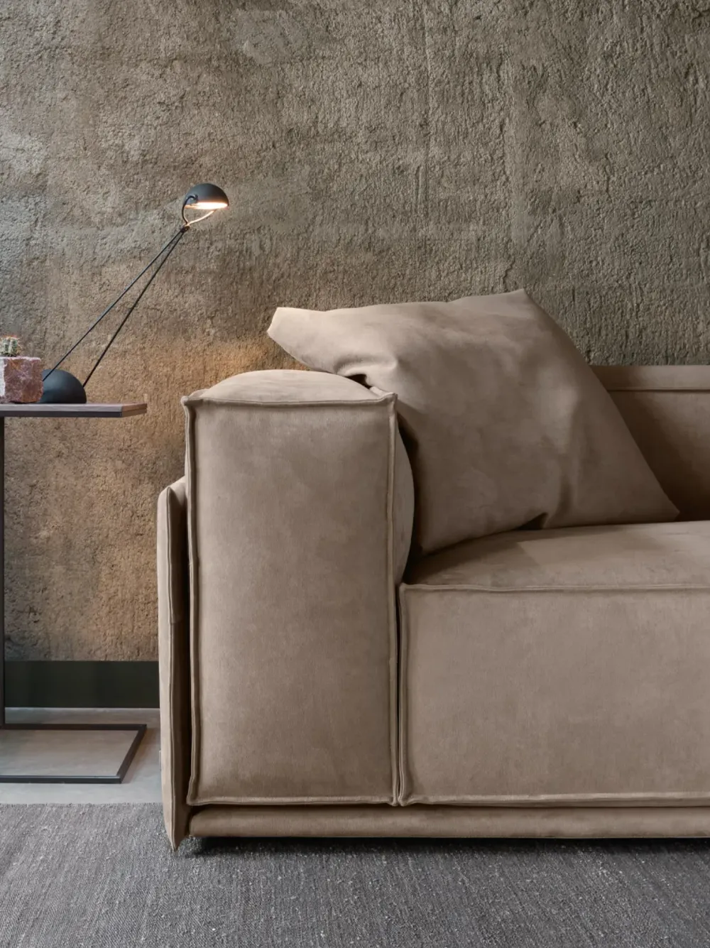 Divano Roland di in stile design in Offerta Outlet^Doimo Salotti Hot