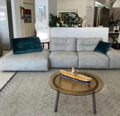 Saba Divano in Offerta Outlet con penisola in poliuretano.- Divani