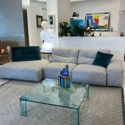 Saba Divano in Offerta Outlet con penisola in poliuretano.- Divani