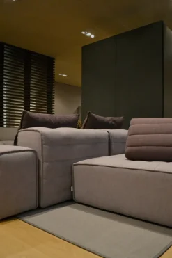 Gervasoni Divano Samet  di in stile design a prezzo scontato- Divani