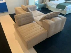 Gervasoni Divano Samet in Tessuto sfoderabile  di scontato 46%- Divani