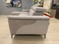 Divano Sasha di in stile moderno a prezzo scontato^Collezione esclusiva Online