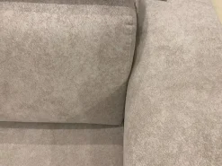 Divano Sasha di in stile moderno a prezzo scontato^Collezione esclusiva Online