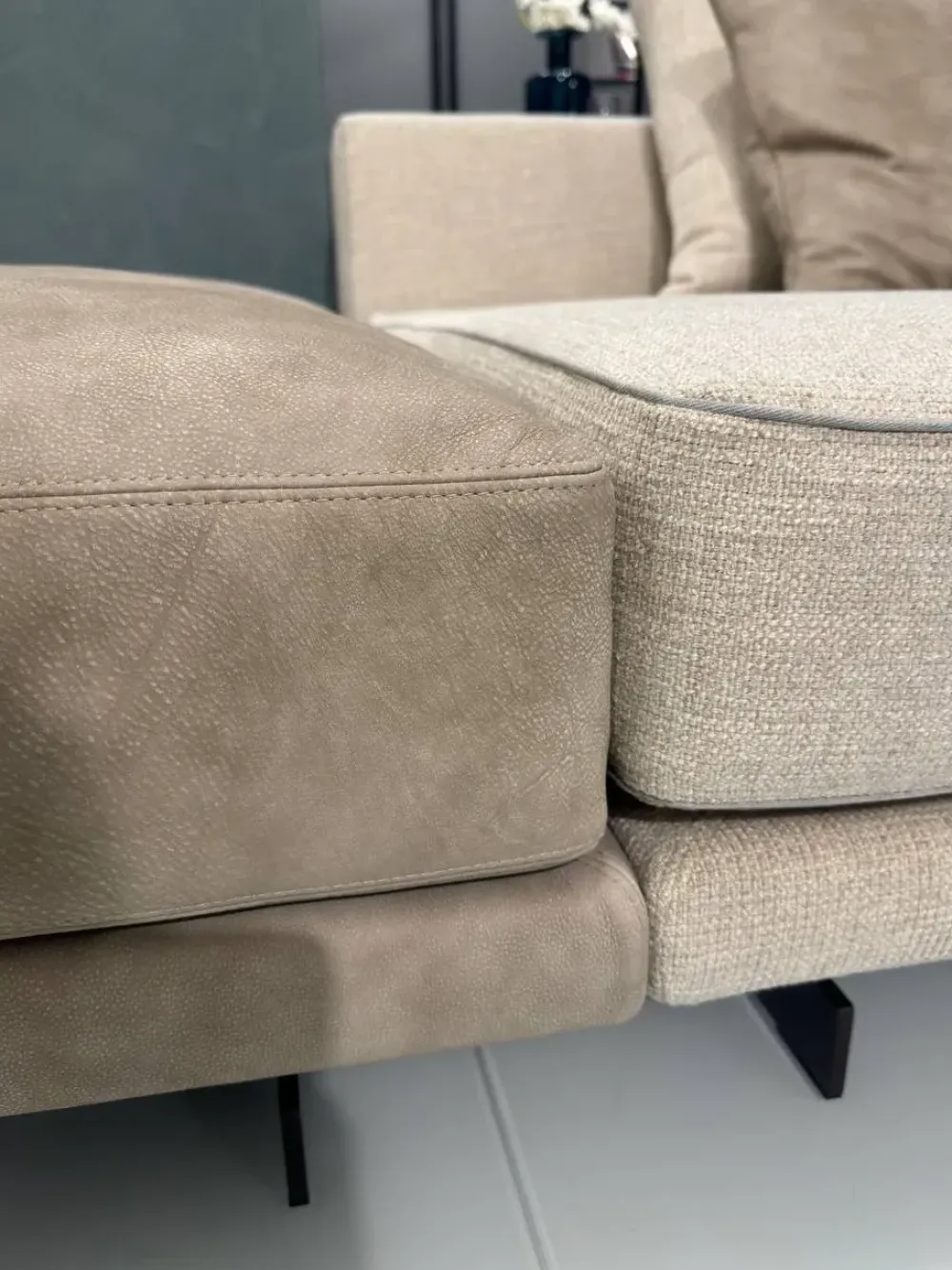 Divano Sheridan tessuto in poliuretano in Offerta Outlet^Desirèe Outlet