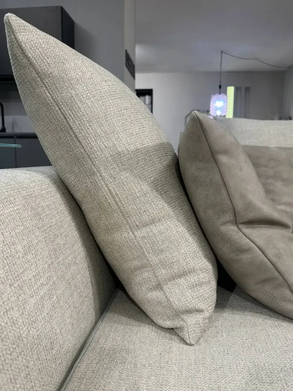 Divano Sheridan tessuto in poliuretano in Offerta Outlet^Desirèe Outlet