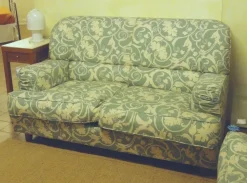 Outlet Due divani in tessuto tipo Sanderson sfoderabili scontati del -70 Divani