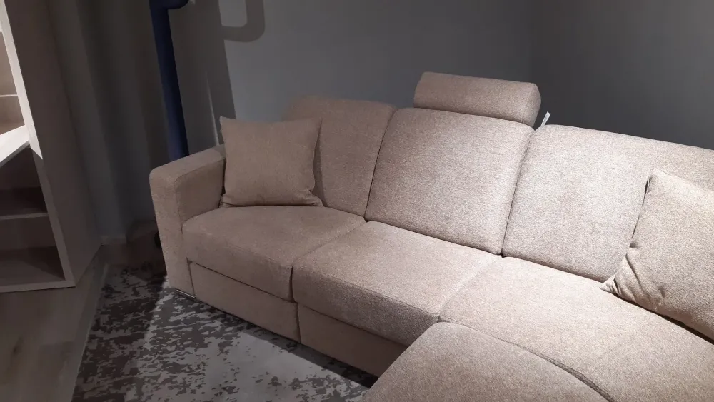 New Dylan tessuto in poliuretano a prezzo Outlet Divani