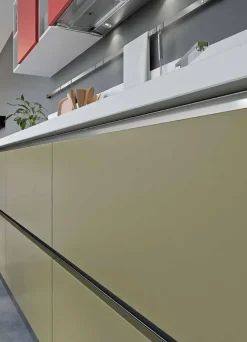 Discount cucina moderna Seta in vari colori scontata del 34%. Massimo stile a prezzi bassi! Cucine Lineari|Cucine Moderne