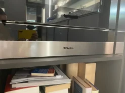 Forno modello Fono a vapore pureline con scaldavivande a prezzo scontato^Mìele New