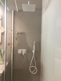 Megius Gruppo: miscelatore e soffione doccia : mobile bagno sospeso A PREZZI OUTLET- Mobili Bagno Sospeso