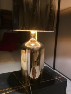 Clearance Lampada da tavolo Alesia Ambra a prezzi outlet Lampade Da Tavolo