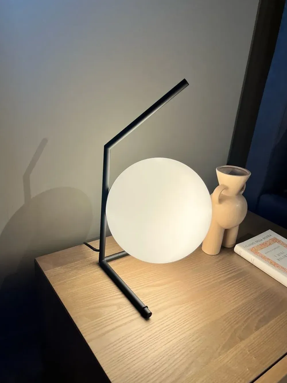 Online Lampada da tavolo Ic tavolo Nero a prezzi outlet Lampade Da Tavolo