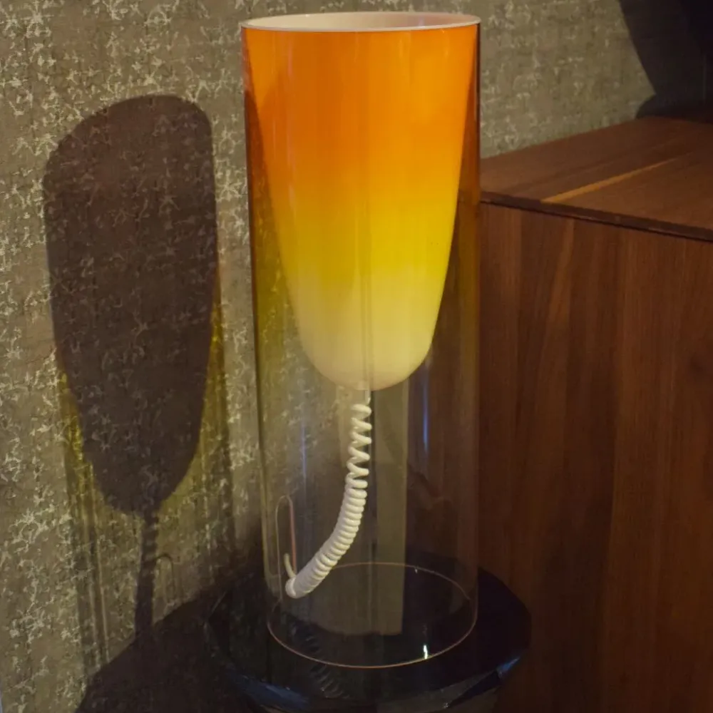 Kartell Lampada da tavolo Toobe Arancio a prezzi convenienti- Lampade Da Tavolo