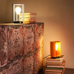 Outlet Lampada da tavolo Pivotante a poser   a prezzo Outlet Lampade Da Tavolo