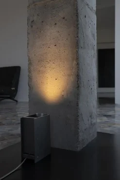 Online Lampada da tavolo Plint battery mini a prezzo scontato Lampade Da Tavolo