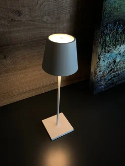 Hot Lampada da tavolo Poldina a prezzo Outlet Lampade Da Tavolo