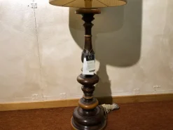 New Lampada da terra Romeo Ambra a prezzi vantaggiosi! Lampade Da Terra