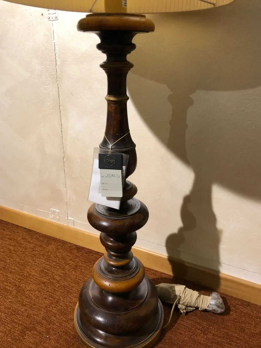 New Lampada da terra Romeo Ambra a prezzi vantaggiosi! Lampade Da Terra