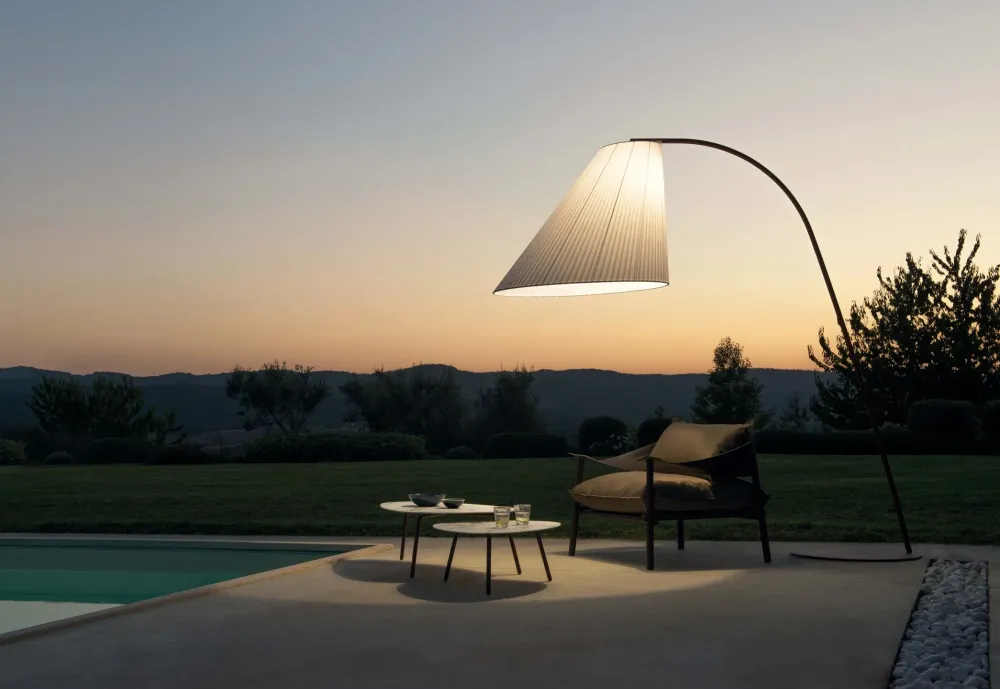 Lampada da terra Cone stile Design a prezzi convenienti^Emu New