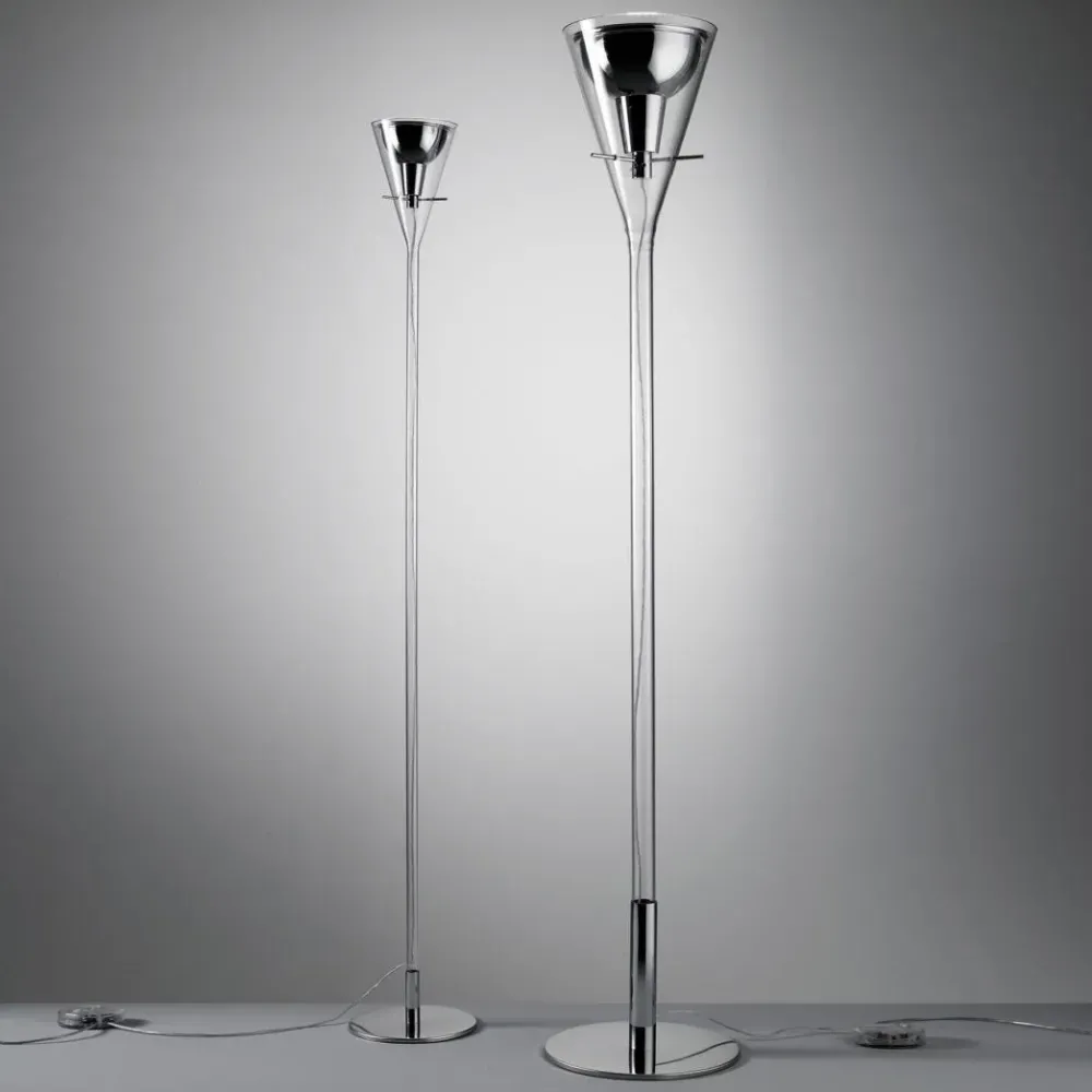 Lampada da terra Flute a prezzo scontato!^Fontana Arte Discount