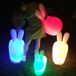 Lampada da terra  lampada rabbit con led ricaricabile a prezzo Outlet^Qeeboo