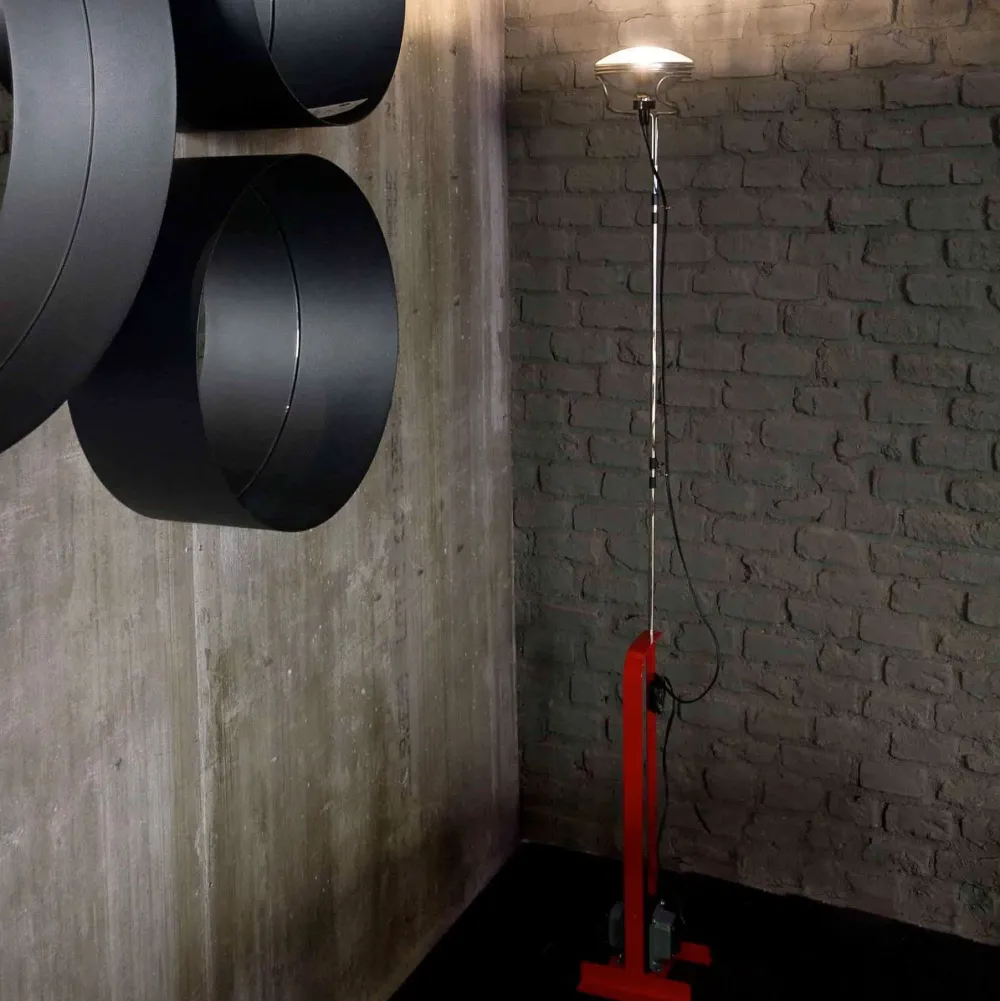 Flos Lampada da terra Toio led in Offerta Outlet- Lampade Da Terra