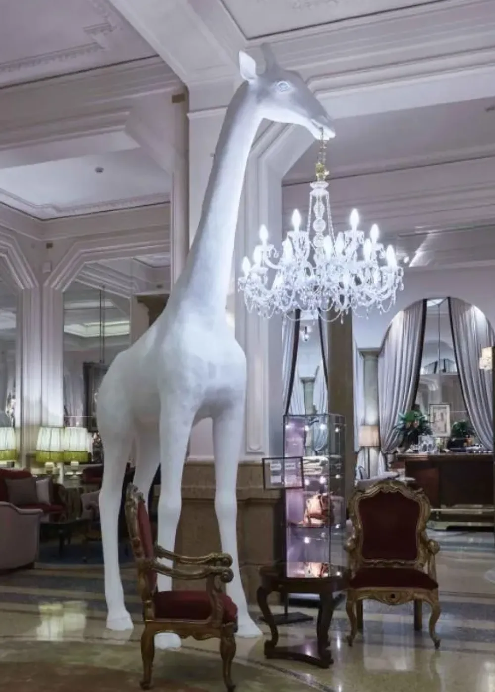 Artigianale Lampada Giraffe in love design bianco in OFFERTA OUTLET- Lampade Da Terra