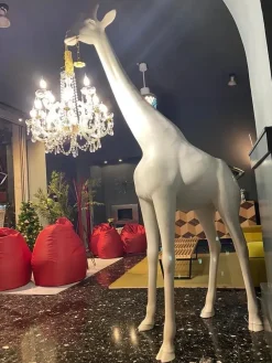 Artigianale Lampada Giraffe in love design bianco in OFFERTA OUTLET- Lampade Da Terra