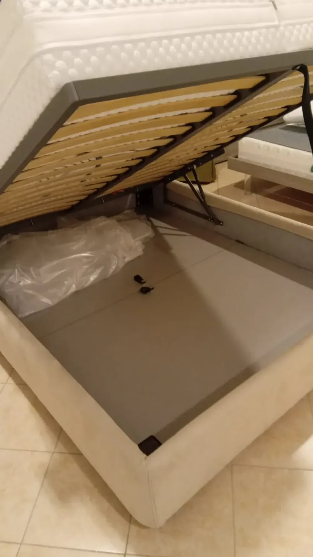 Outlet Letto Allen di scontato del 40% Letti