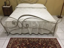 Pama Letti Letto classico con gambe Venaria a prezzo scontato- Letti