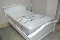 Arcadia by Colombini Letto classico con pediera Licia a prezzo ribassato- Letti