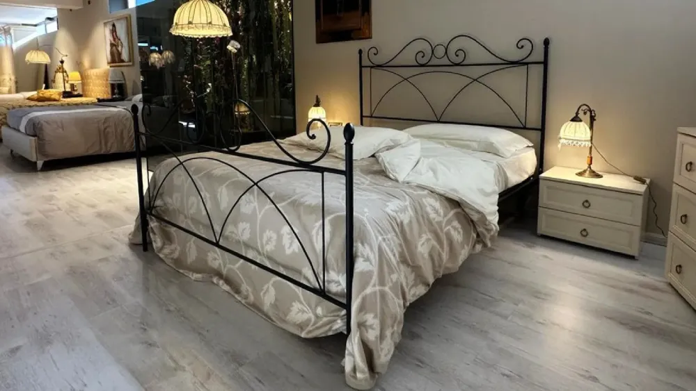 Letto classico Light con un ribasso del 62%^Artigianale