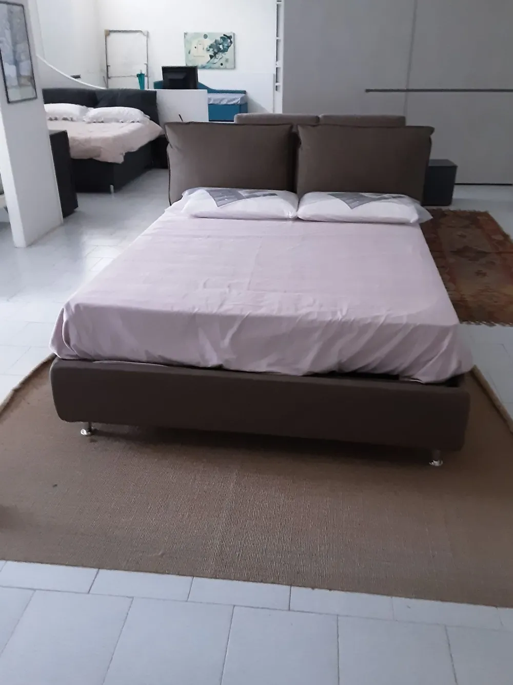 Letto design con contenitore Figi a prezzo ribassato Letti